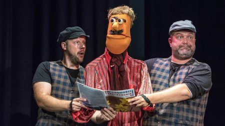 Teatr Form Wielu "Czyja to walizka?"